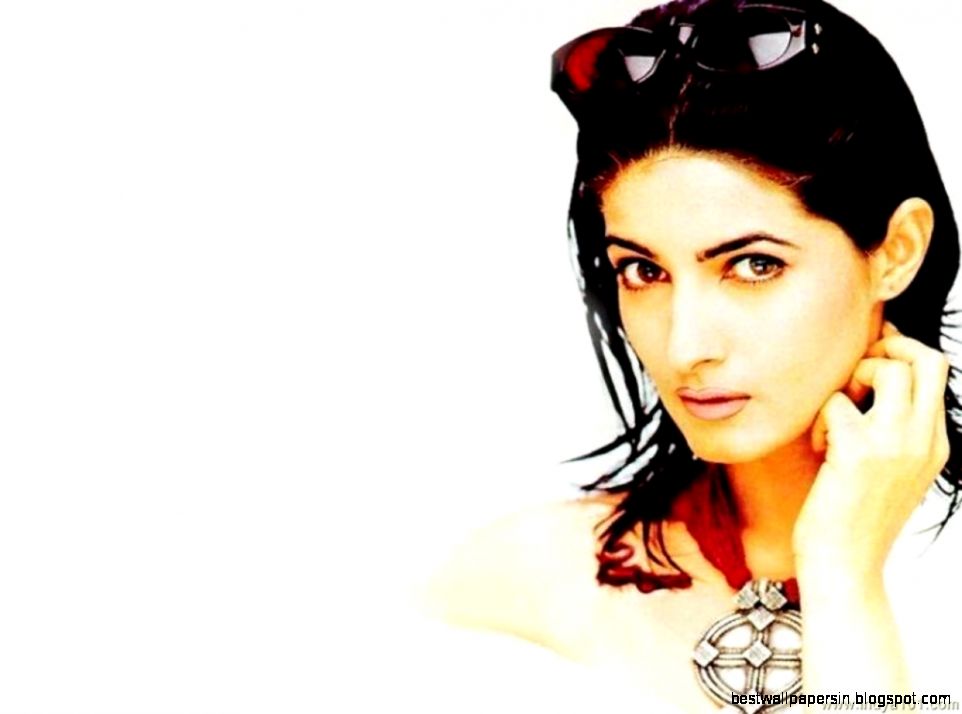 Twinkle Khanna Sizzling hot Wallpaper HD Wallpapers amp Backgrounds Twinkle Khanna Sizzling hot Wallpaper HD Wallpapers amp Backgrounds