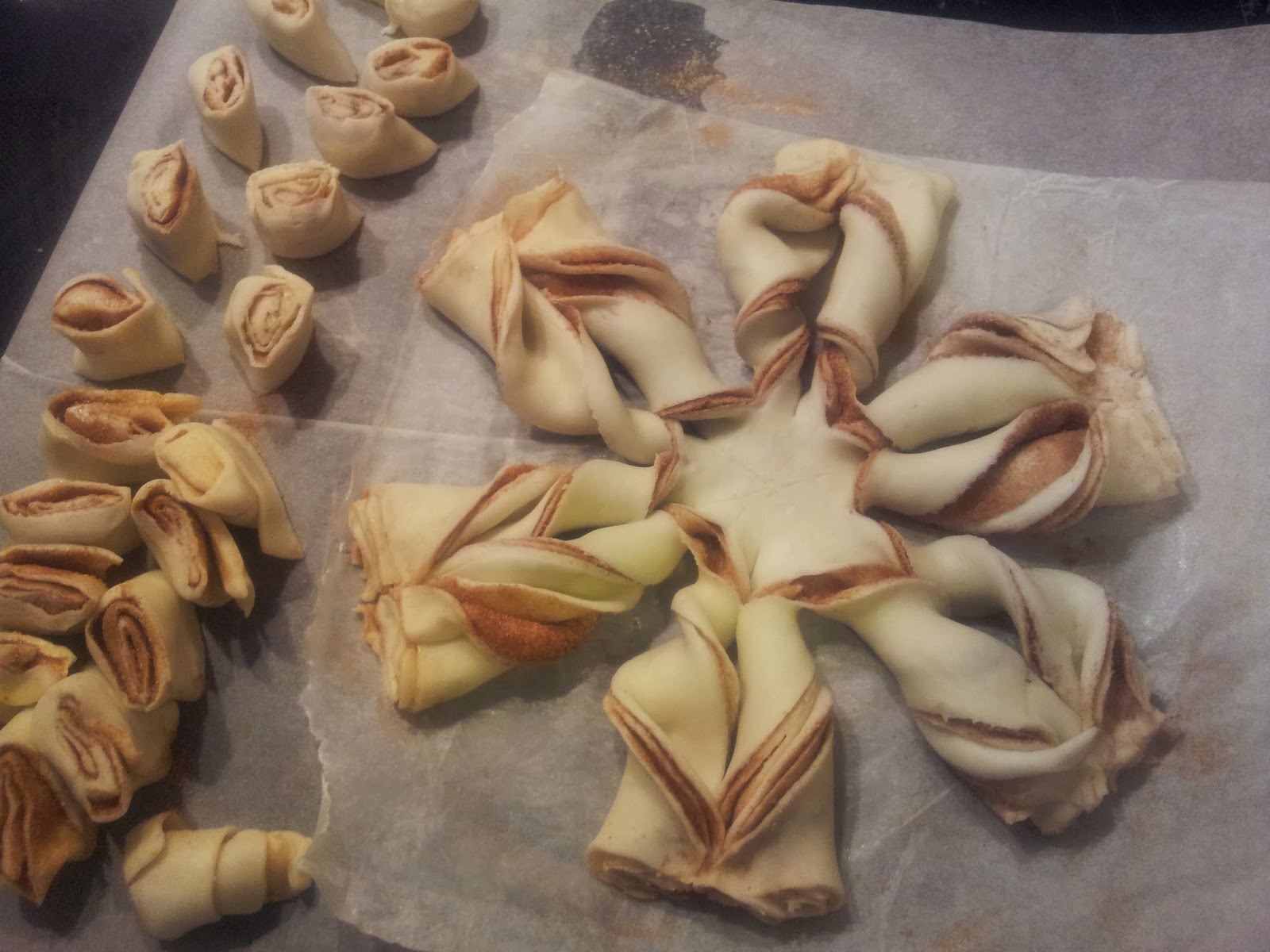 Cooking in Zurich Cinnamon Roll Snowflake