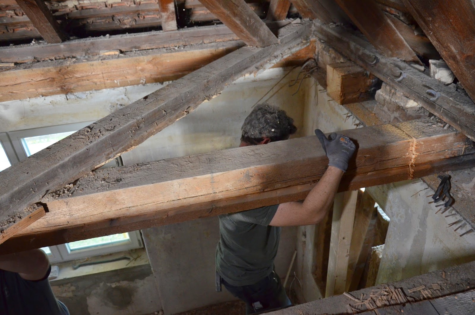 Jules und Matzes Eigenheimprojekt: Balkensanierung