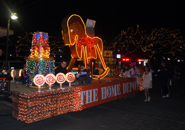 Felices fiestas – merry christmas – feliz navidad Diseño y decoración: Carros Desfile de Navidad 2012