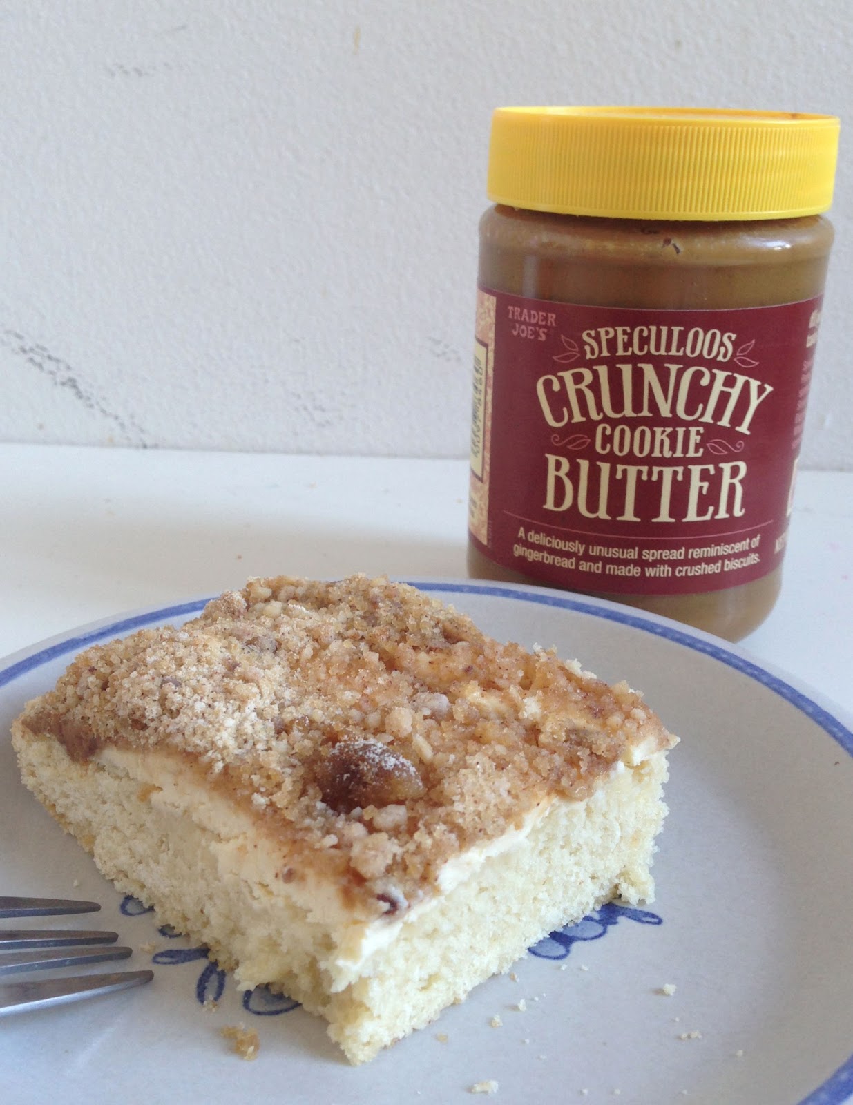Eat, Run, Read Cake of the Week Cookie Butter Cream Cheese Crumb Cake