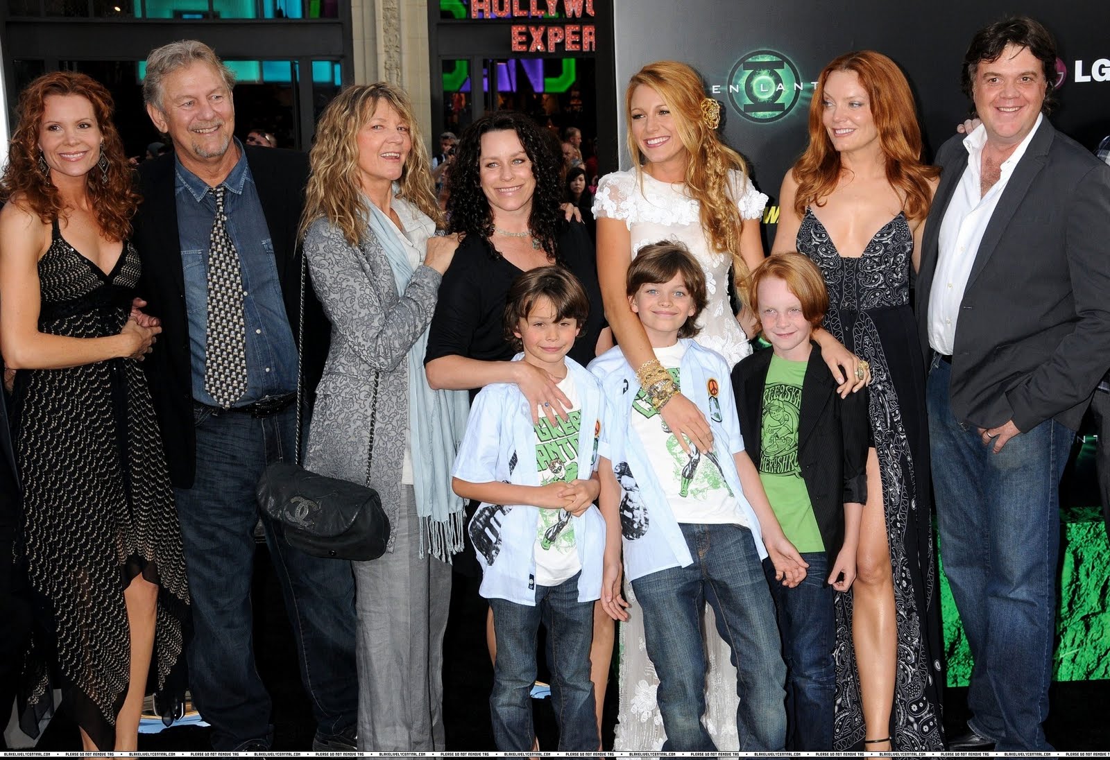 Fashion/Beauty/Music/Celebrities/Me: Blake Lively at Green Lantern Premiere!1600 x 1096