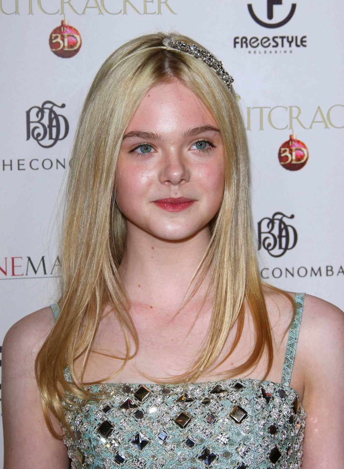 Elle Fanning - Latest Fashion Ideas