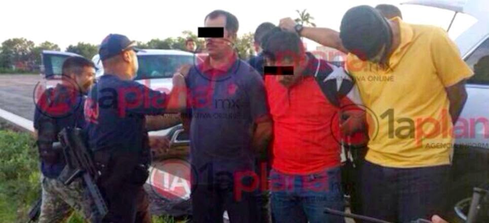  A José Manuel Mireles le quitaron 64 mil pesos de su camioneta, luego de ser detenido, pues traía 9 3+ESCOLTAS+DE+MIRELES