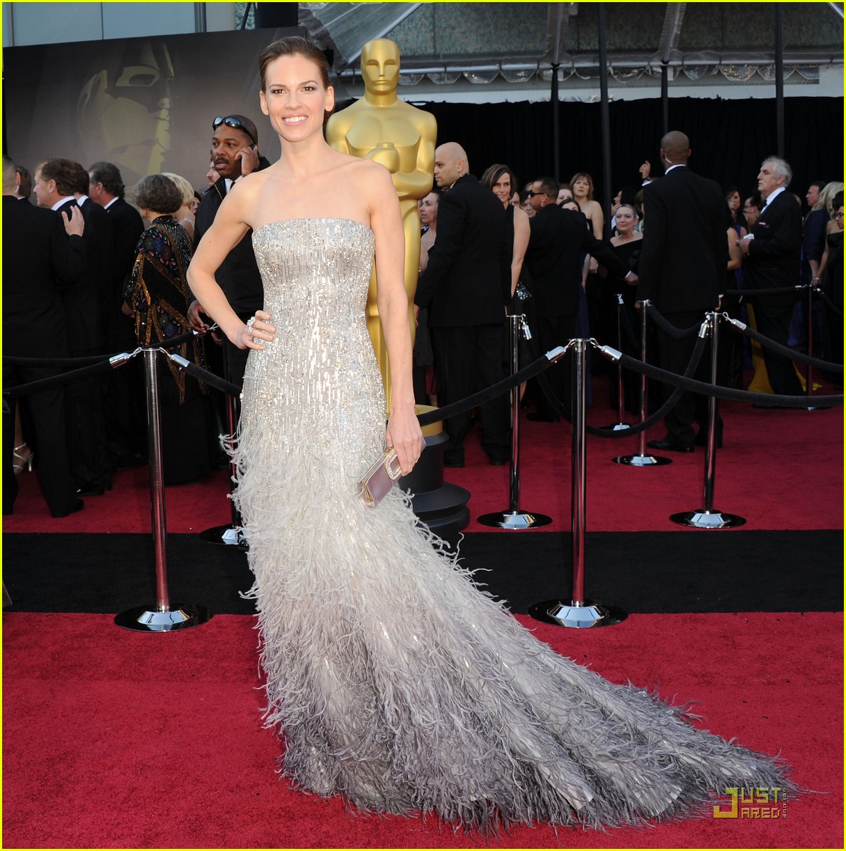 http://3.bp.blogspot.com/-5GPQX6wrov8/TWvCIbqk0cI/AAAAAAAACok/qPGliQM2q4U/s1600/hilary-swank-oscars-2011-03.jpg