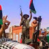 قوات حفتر تقصف بنغازي ومسلحون يسلمون موانئ نفطية للحكومة 