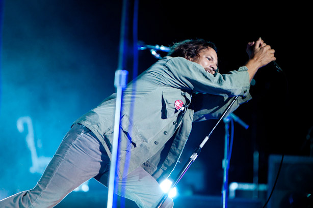 1194889-PJ20PearlJamEddieVeddern2.jpg
