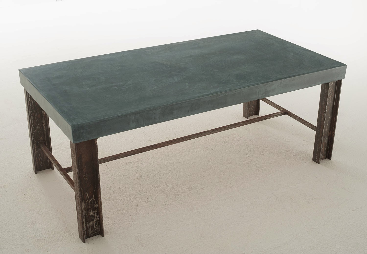 mesa microcemento restaurada mesa azul microcemento