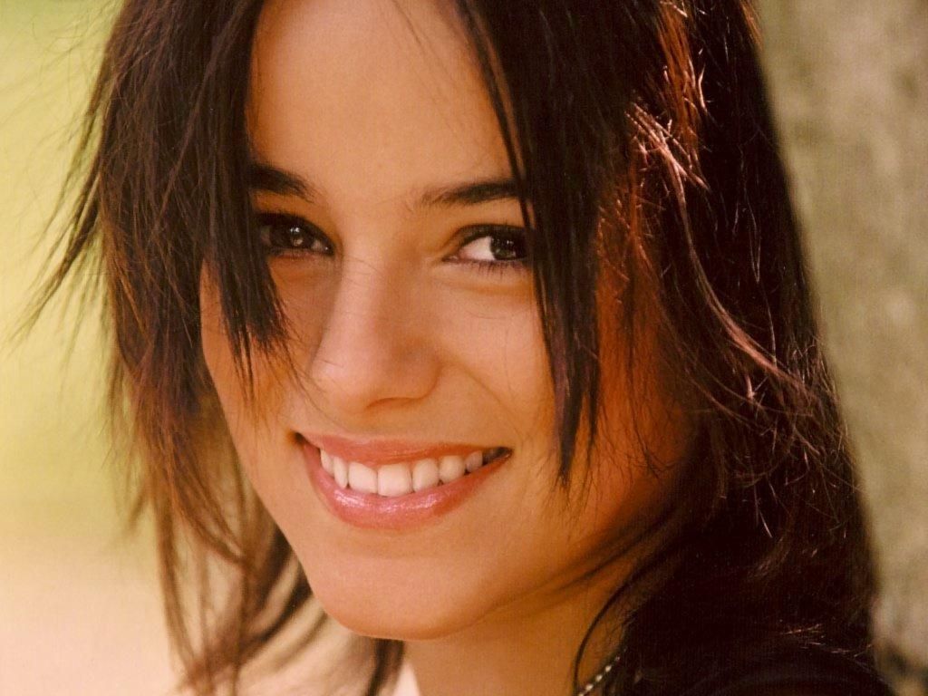 Alizee+Wallpapers+-+9.JPG