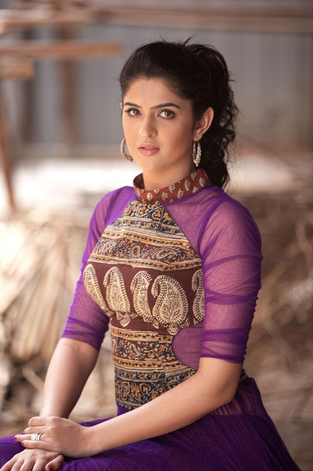 High Quality Bollywood Celebrity Pictures: Deeksha seth Looks Gorgeous