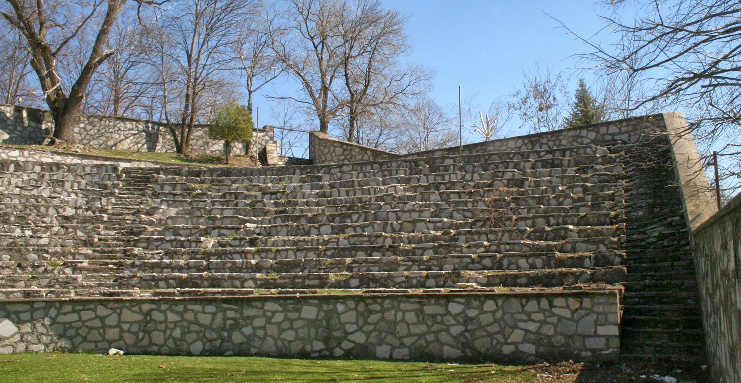The amphitheatre The amphitheatre