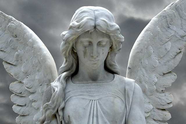 Lacrime d'Angelo... Inutili. Lacrime d'Angelo... Inutili.