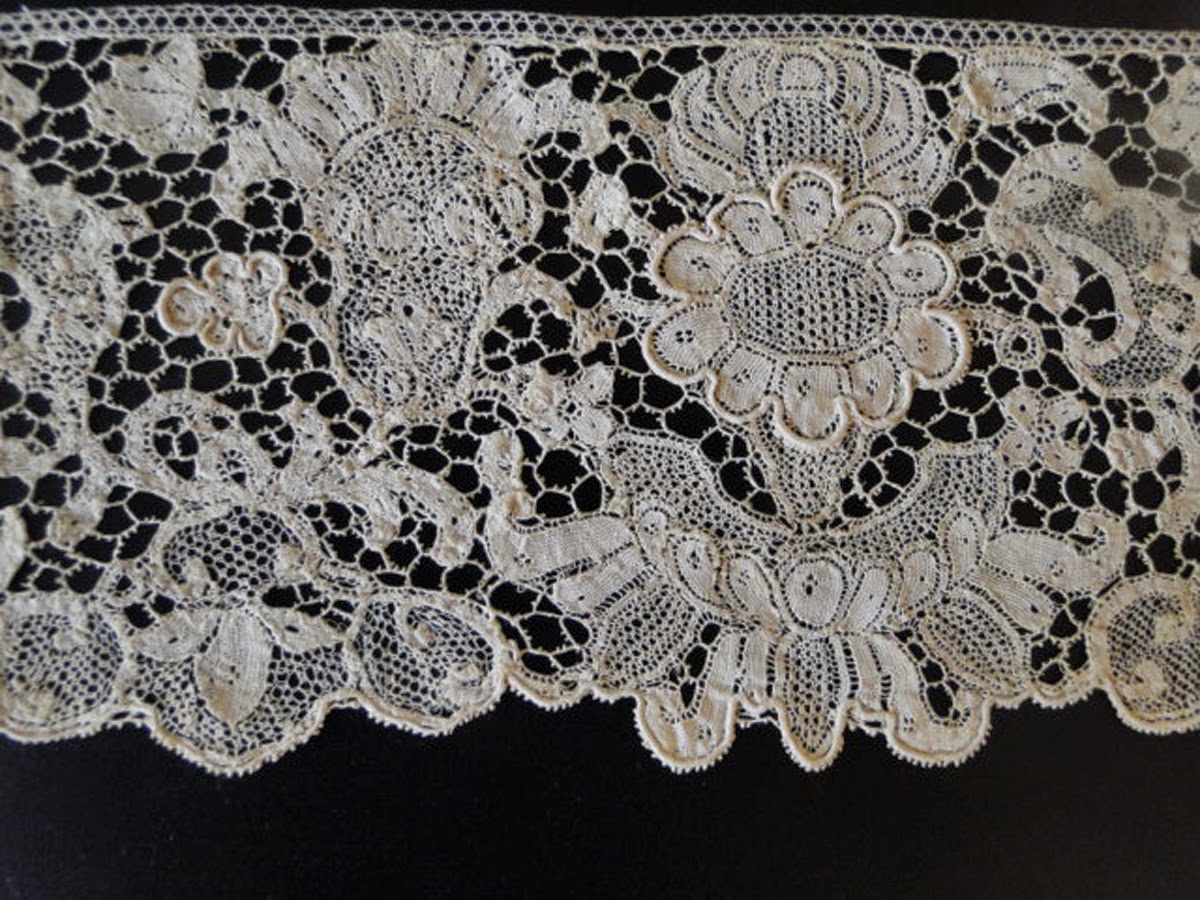 Buyer & Seller of Antique Lace, Fine Linens, Vintage Clothing, Haute
