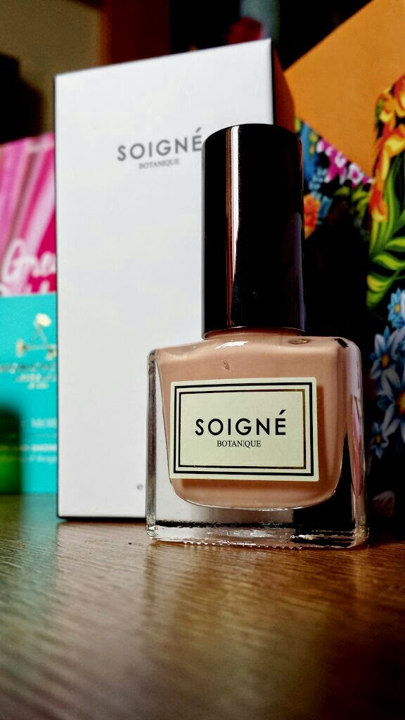 Birchbox May 2014 Harper's Bazaar Soigne Nail Polish in Creme Au Beuree