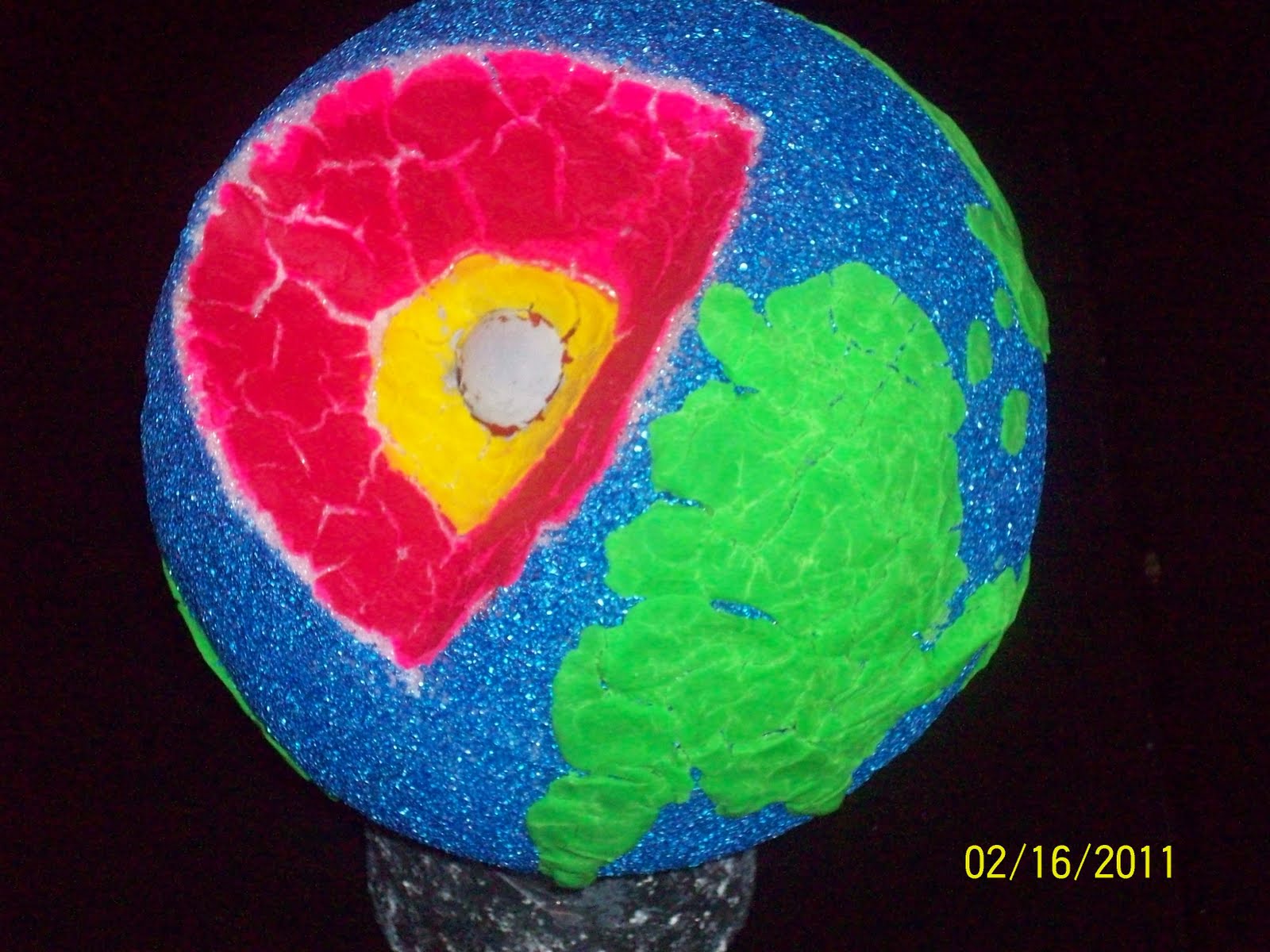 Mrs. Erin Science Class: Pictures of Student Models for the Earth's