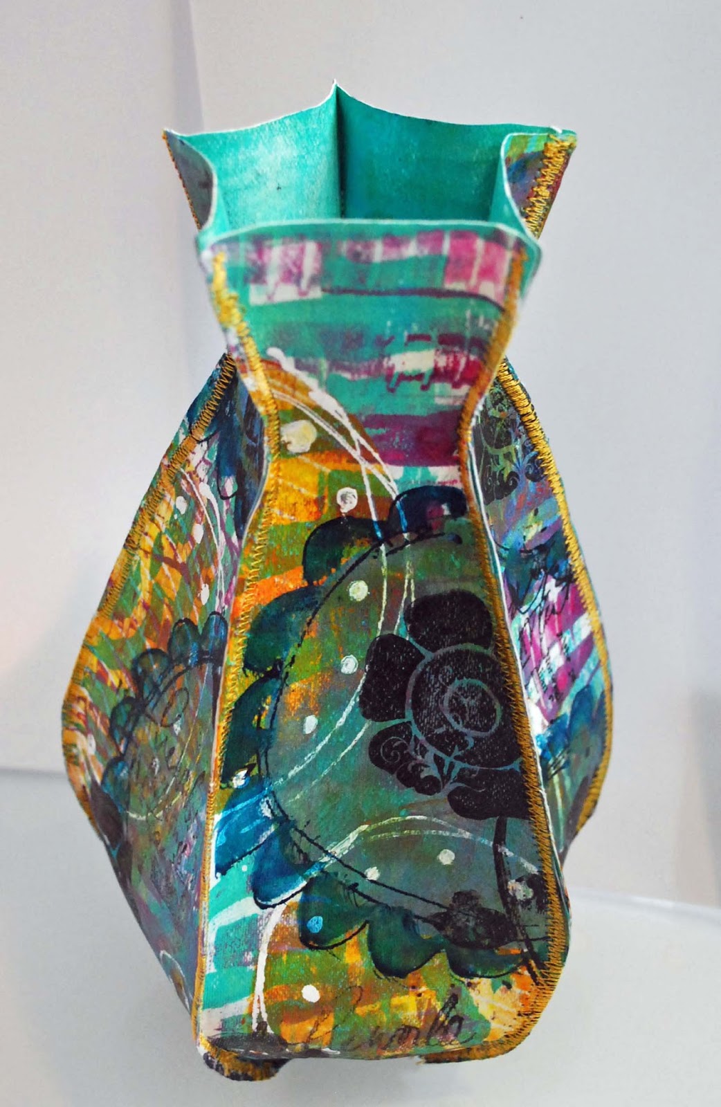 The Art House Studio Krafttex "Fabric" Vase (via ustream)