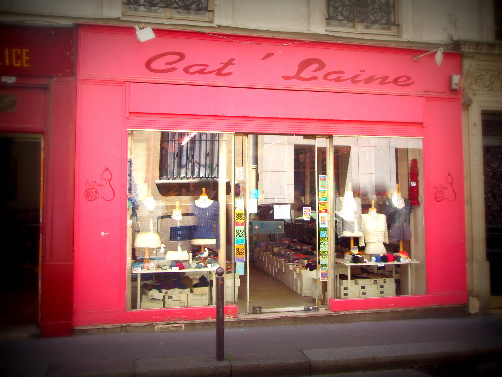 one man crochet yarn travels paris