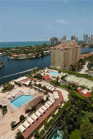 Espetacular Apartamento no Aventura Condo, em Miami $698,000