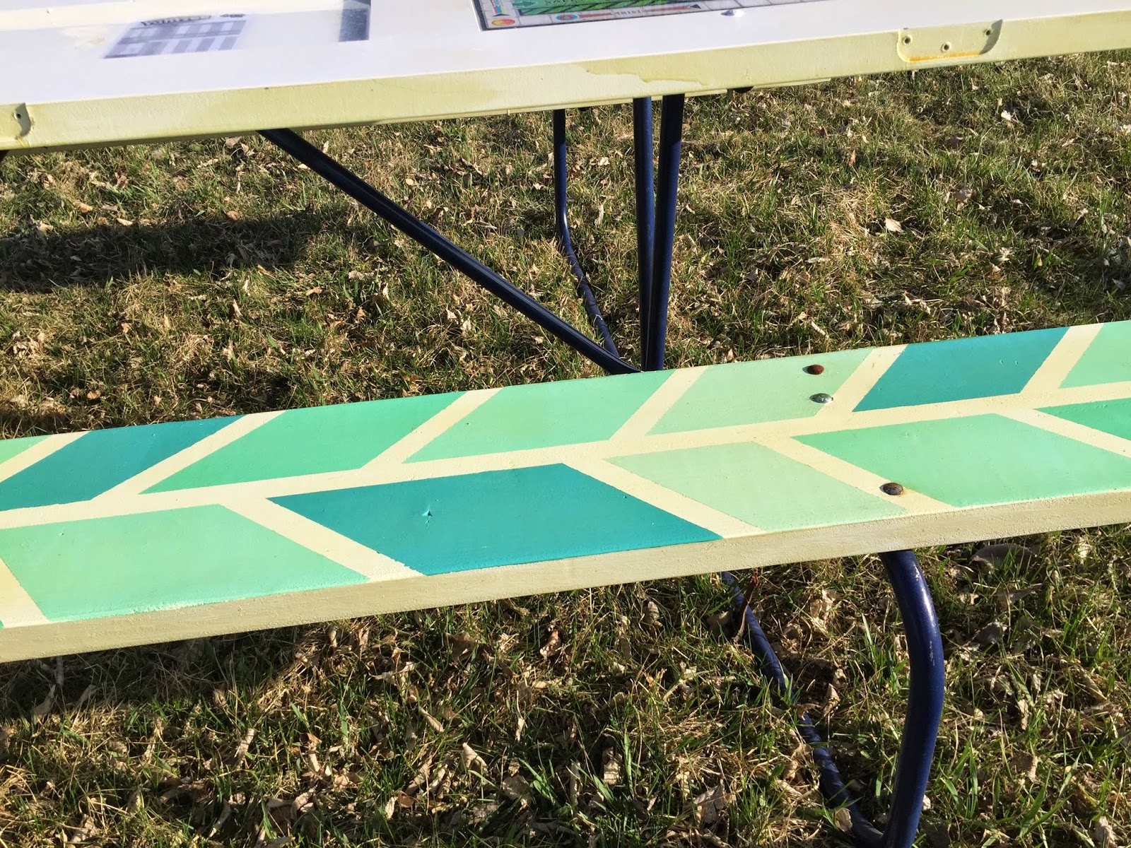 Gone Junkin' DIY Picnic Table Upcycle The Dabbling Crafter