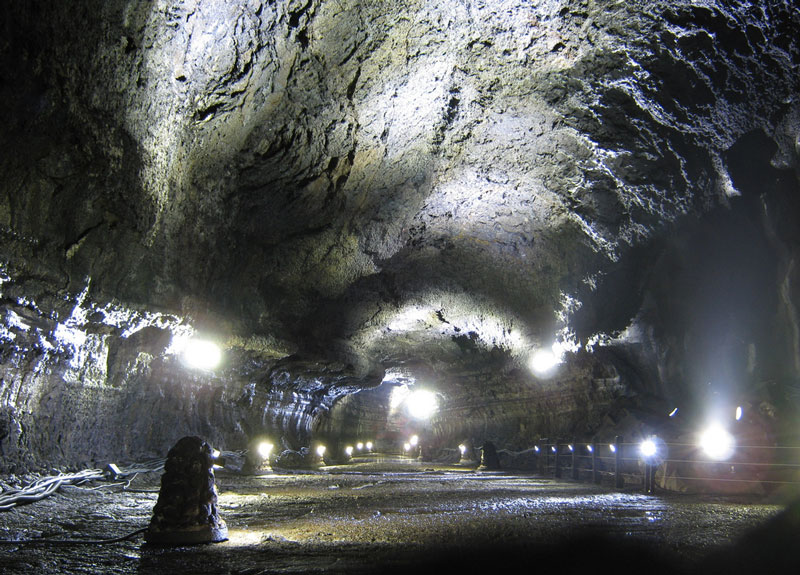 12 Imágenes de túneles sorprendentes formados por lava  Im%25C3%25A1genes+de+t%25C3%25BAneles+sorprendentes+formados+por+lava+01