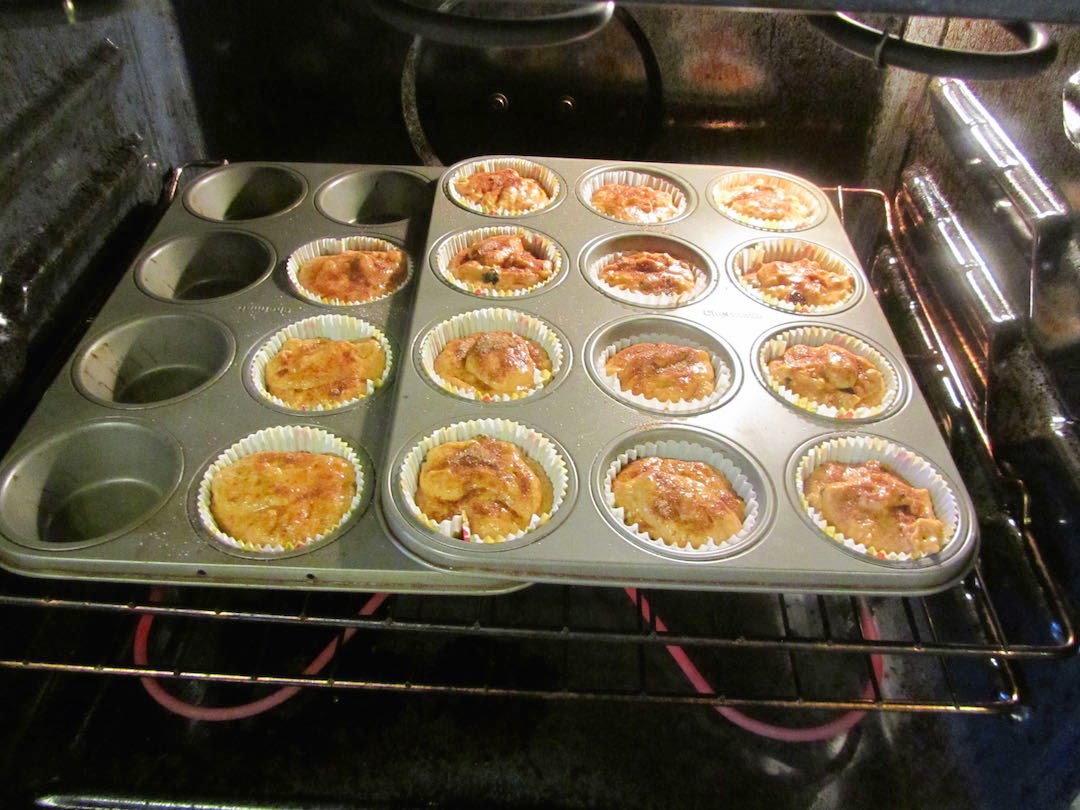 creative savv How to fit 20 muffins into a 30inch oven, on one rack