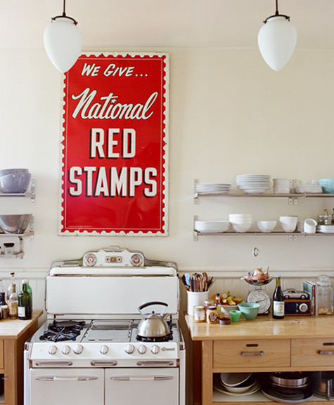 עולה על העיצובים: עיצוב בצבע האדום.