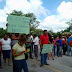 Maestros bloquean carreteras en Quintana Roo