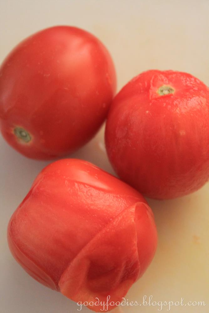 GoodyFoodies Recipe Classic fresh tomato sauce (for pasta) (Delia Smith)