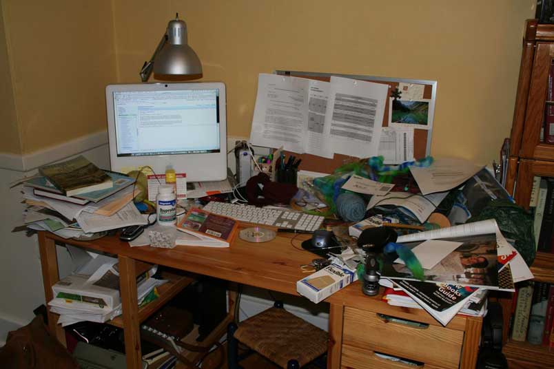 Melbourne Cleaning Tips 10 Minutes 2 Clean up Your Desk