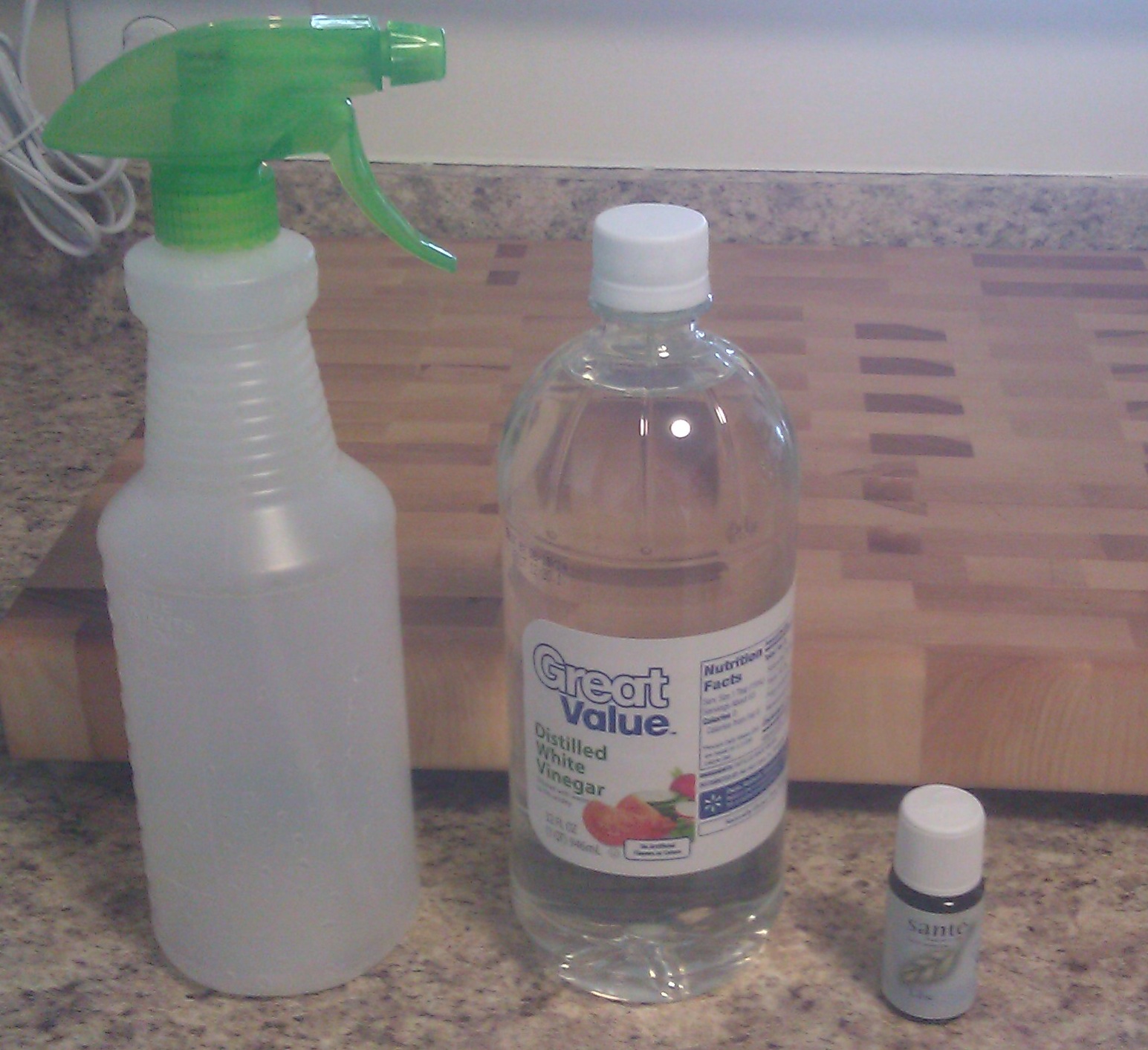 She cleans with vinegar The wonders of vinegar