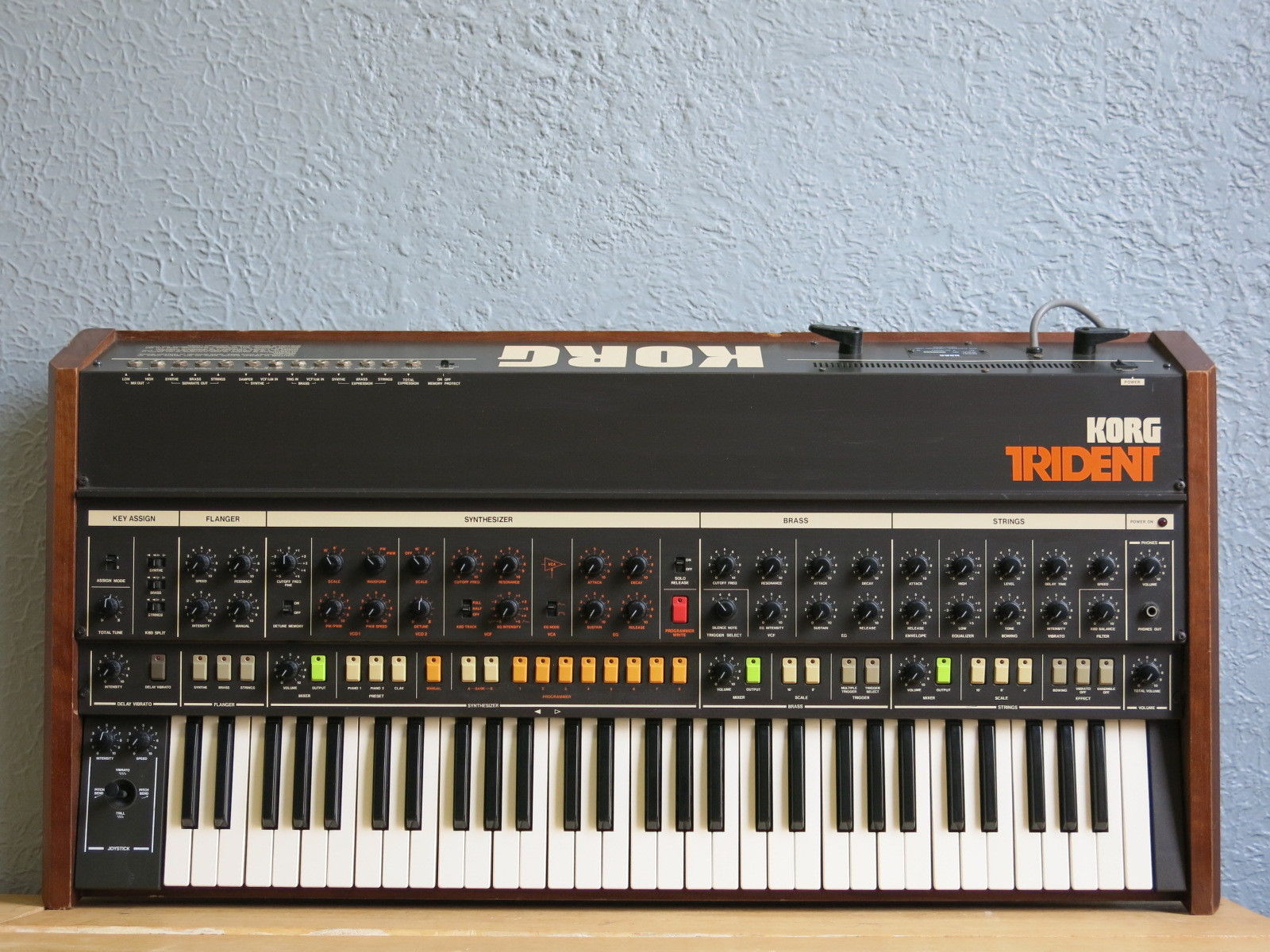 MATRIXSYNTH Trident MKI vintage polyphonic synthesizer SN 331792