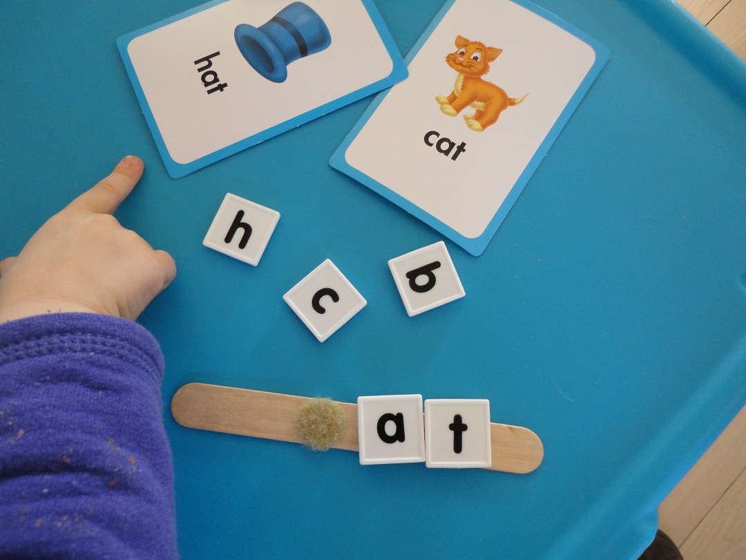 Learners in Bloom Phonics Game With Velcro Letters