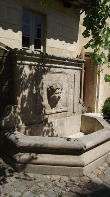 Fontaine à Saint-Emilion