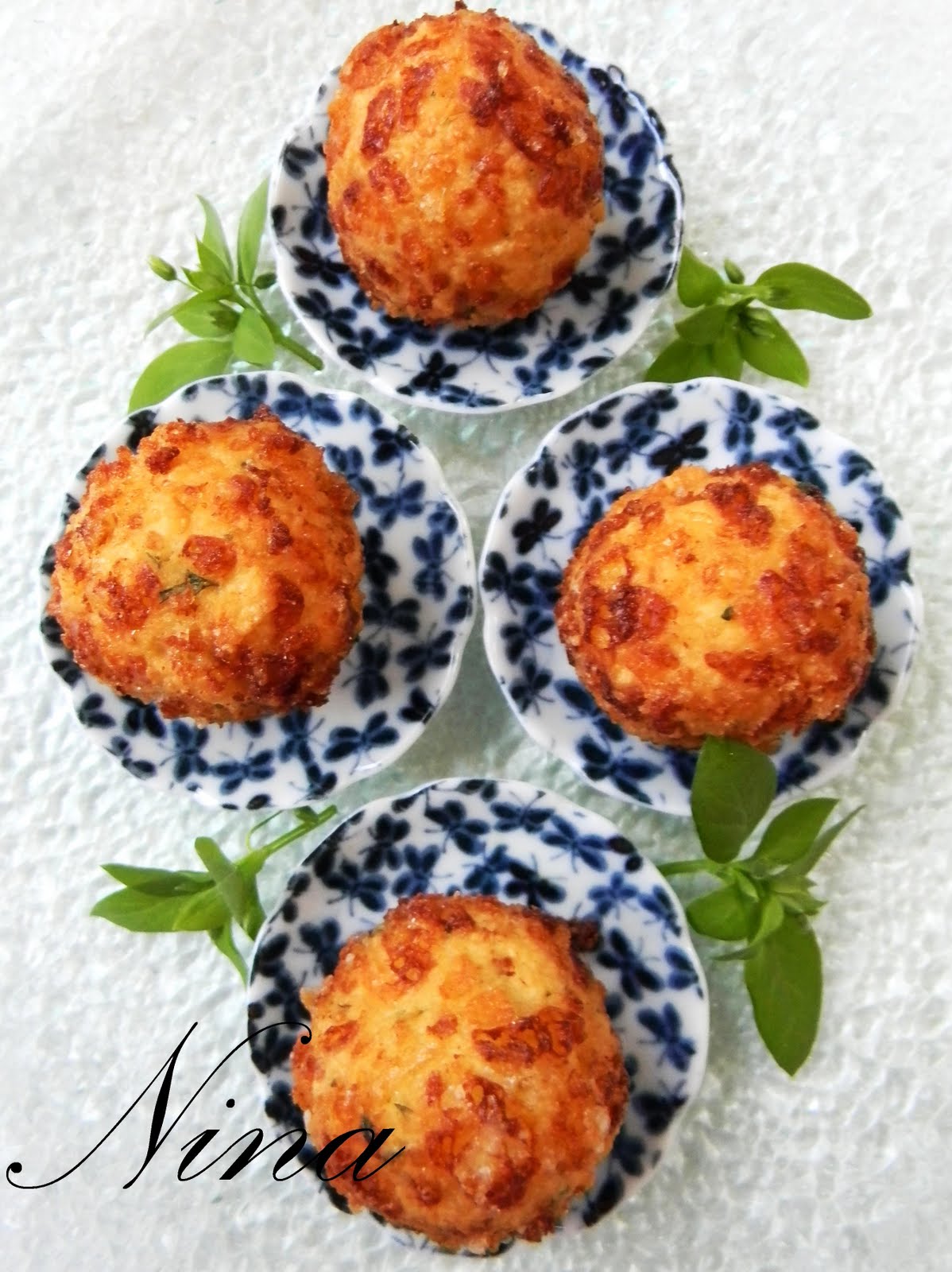 NINA'S RECIPES..... FRIED MOZZARELLA CHEESE BALLS