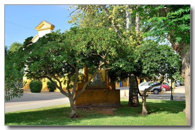 Edículo en el jardín del Hospital del Tomillar