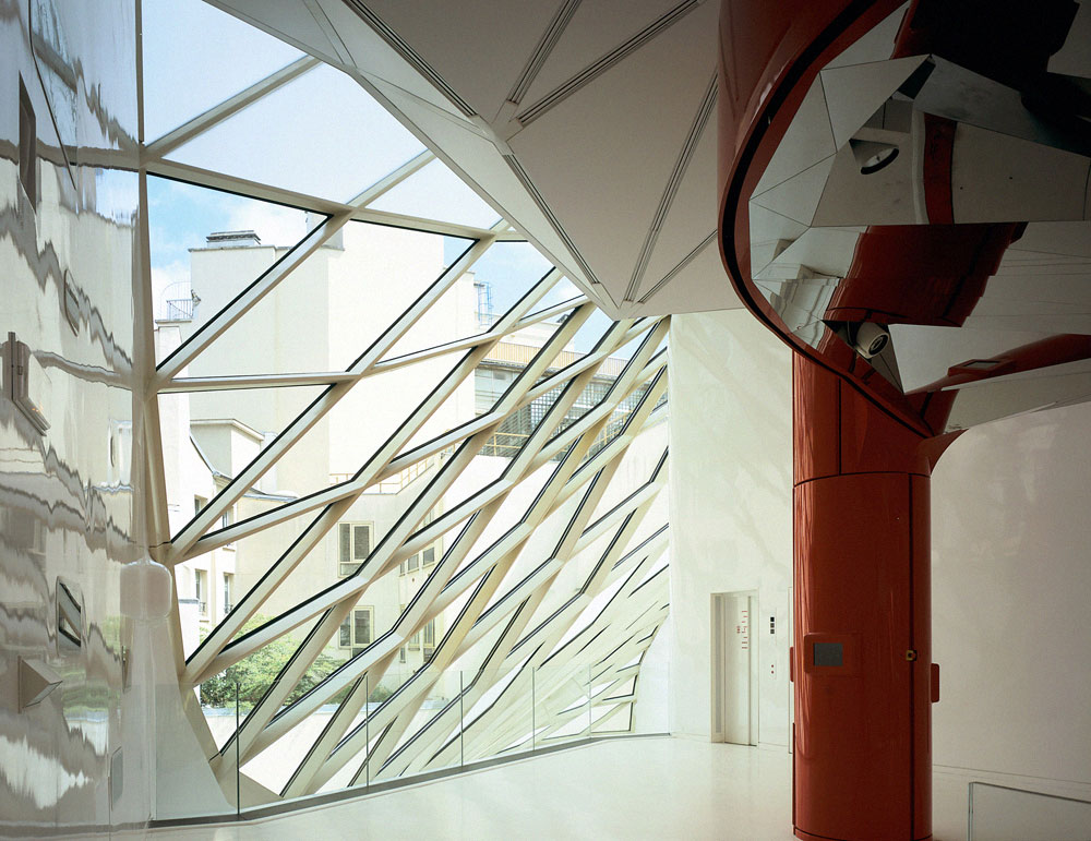 C42” Citroen showroom by Manuelle Gautrand Architecture, Paris