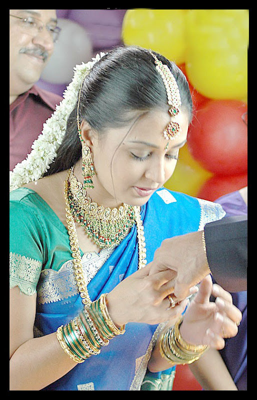 Tamil Actress Gajala Hot Stills Gajala Hot Navel Show cleavage