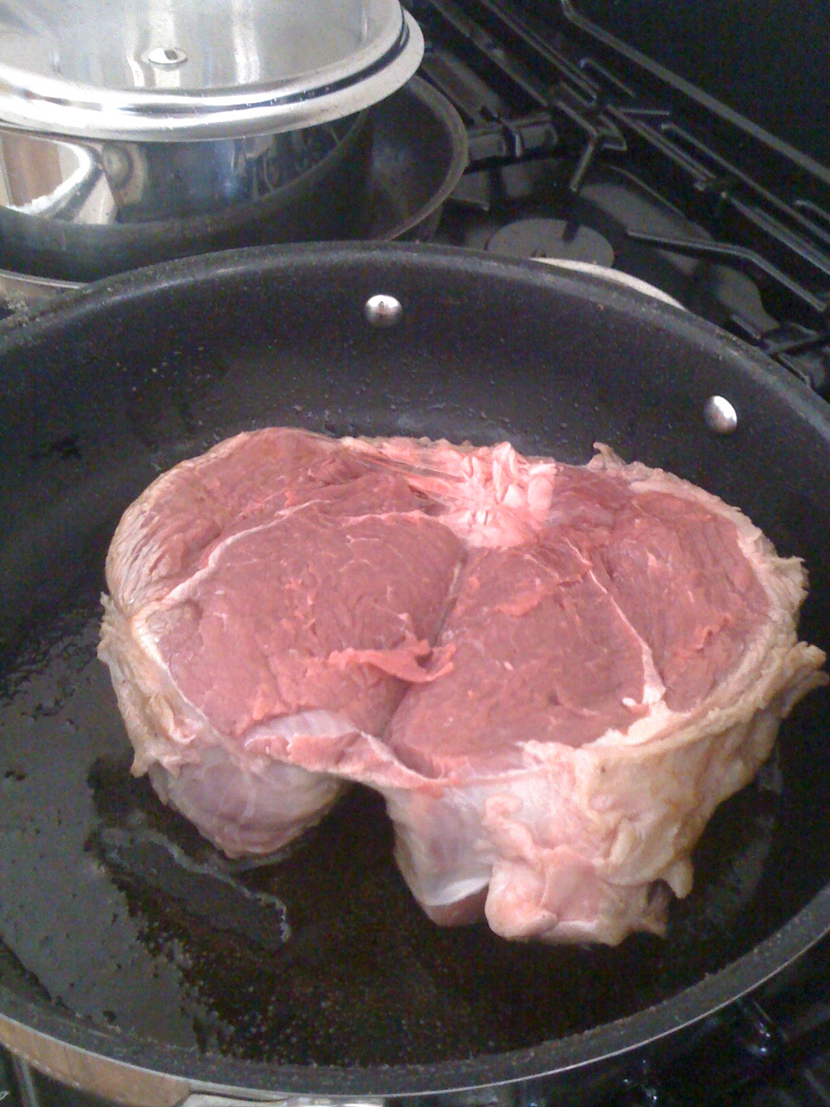 Magnolia Verandah Beef Bolar Blade Roast and Yorkshire Puddings