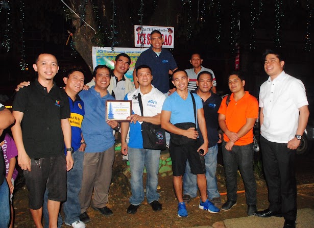 JCI Surigao joins 'Light Up A Tree' inauguration