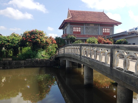 [Image: ngoi-nha-mau-don-lang-man-hon-phim-han-g...-nam-2.jpg]