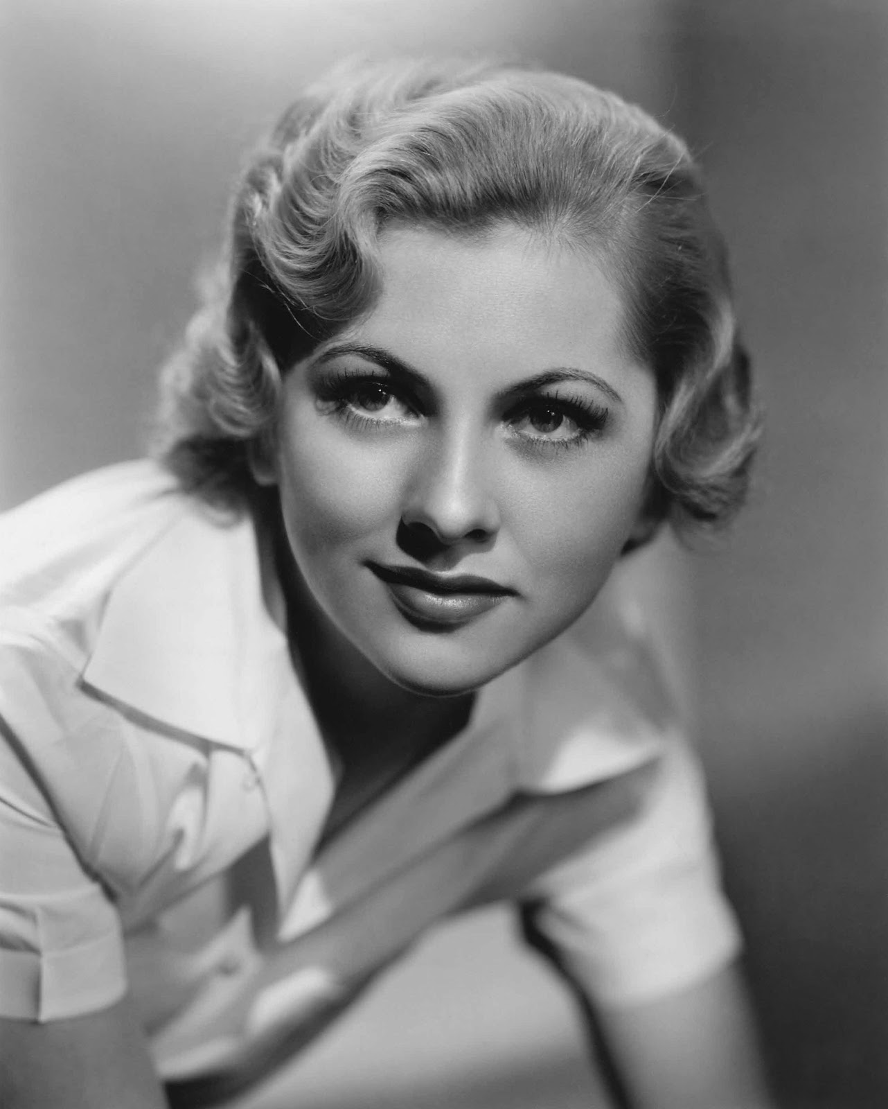 Dazzling Divas Joan Fontaine
