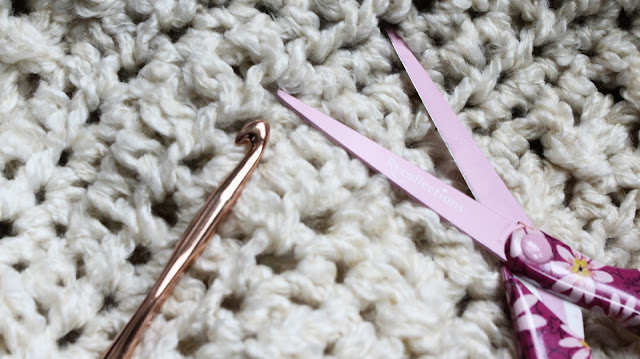 DIY // How To Crochet A Shawl/Blanket/Throw.