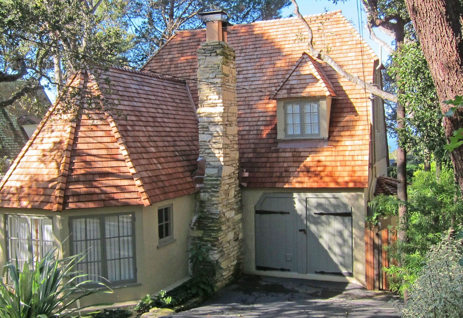 Carmel By The Sea Fairy Tale Cottages Of Hugh Comstock W O