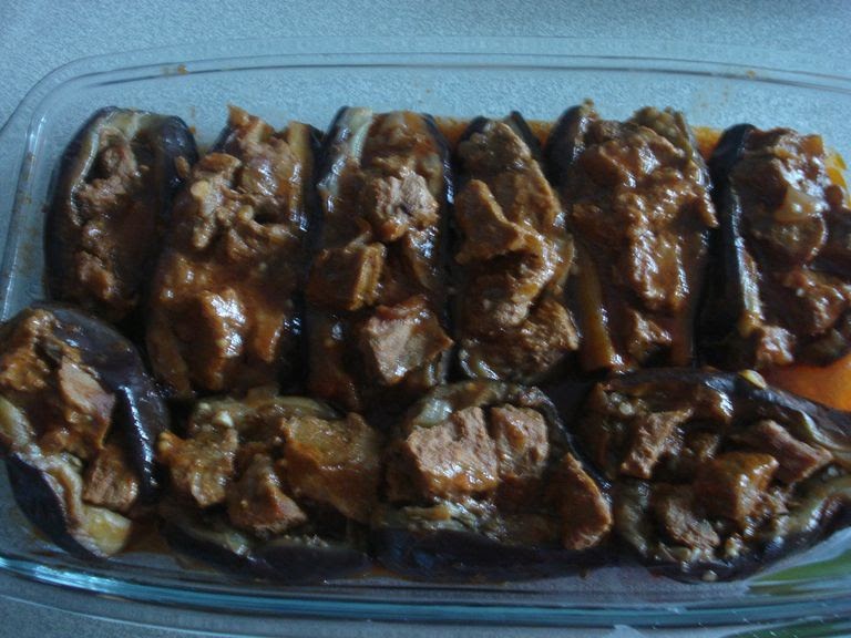 ELMANIN KABUĞU PARÇA ETLİ KAŞARLI KARNI YARIK