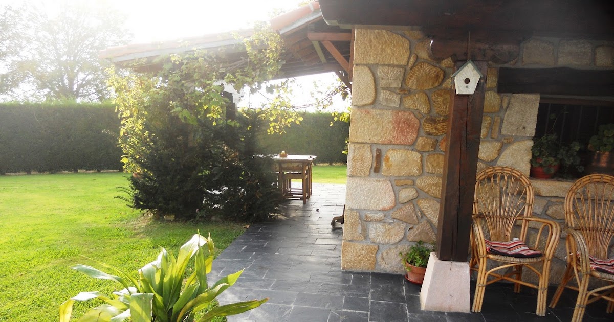 Casa tipo cabaña en Santillana del Mar.: El color del otoño