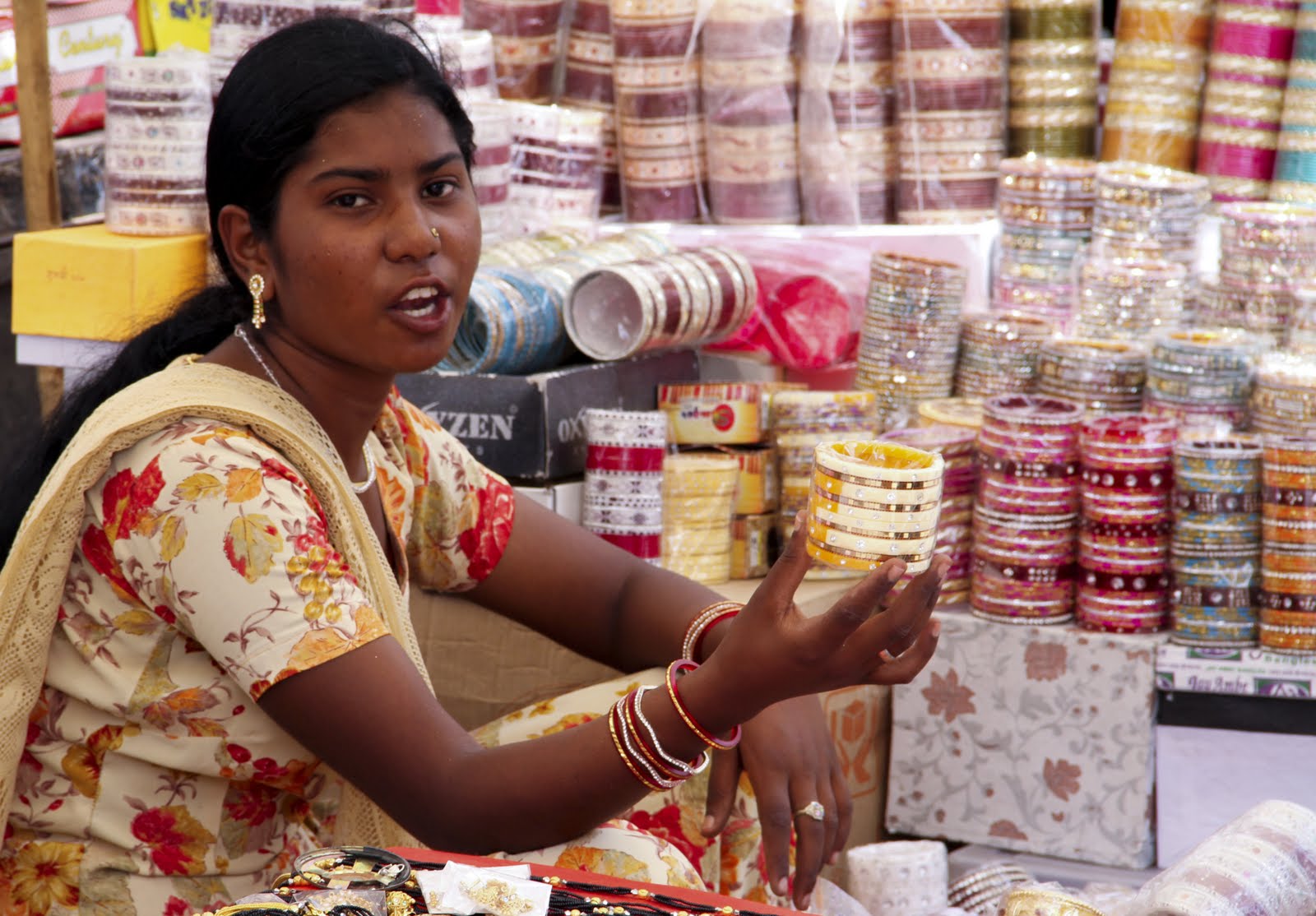 Wandering Threads [ BEAUTIFUL BANGLES ] Jodhpur, India