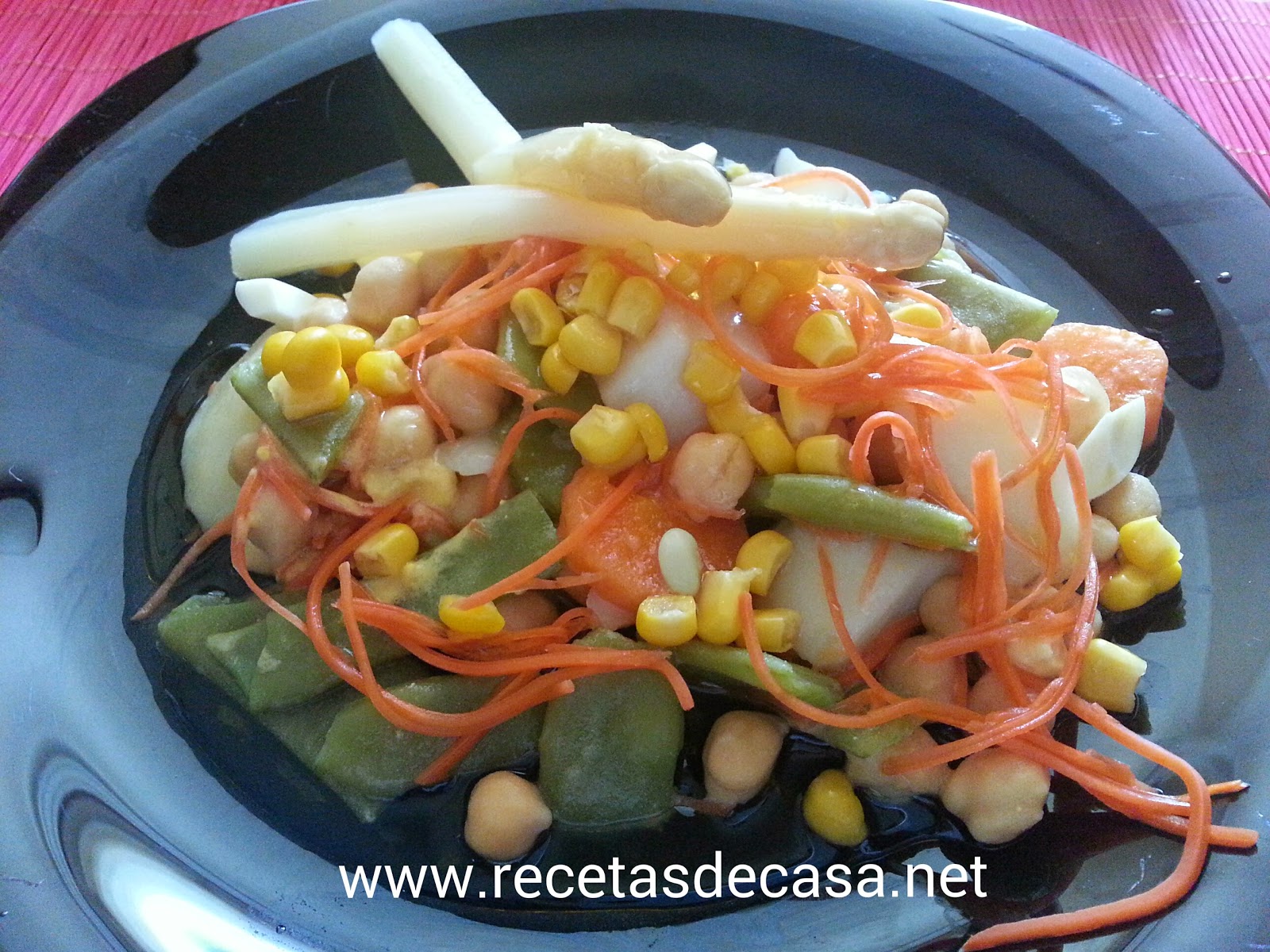 RECETAS DE CASA Ensalada de aprovechamiento. Con garbanzos y maíz.