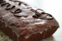 http://camilleenchocolat.blogspot.fr/2013/12/cake-la-banane-et-au-chocolat.html