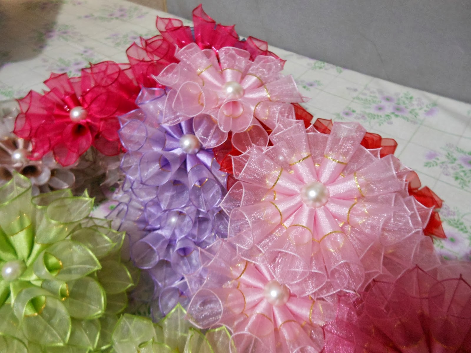 meu querido ateliê Tiaras feita de fita de organza