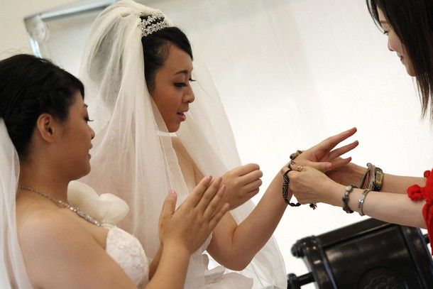 Inilah Pernikahan Lesbian Resmi Pertama Di Taiwan !! [+pics] [ www.BlogApaAja.com ]